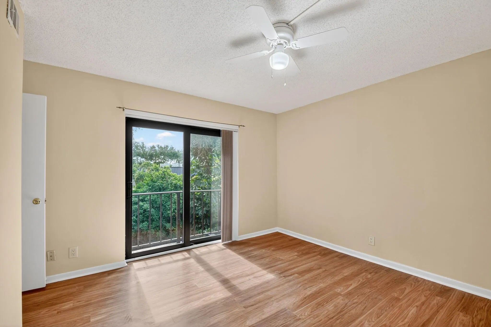 2494 Waterside Drive, #4c