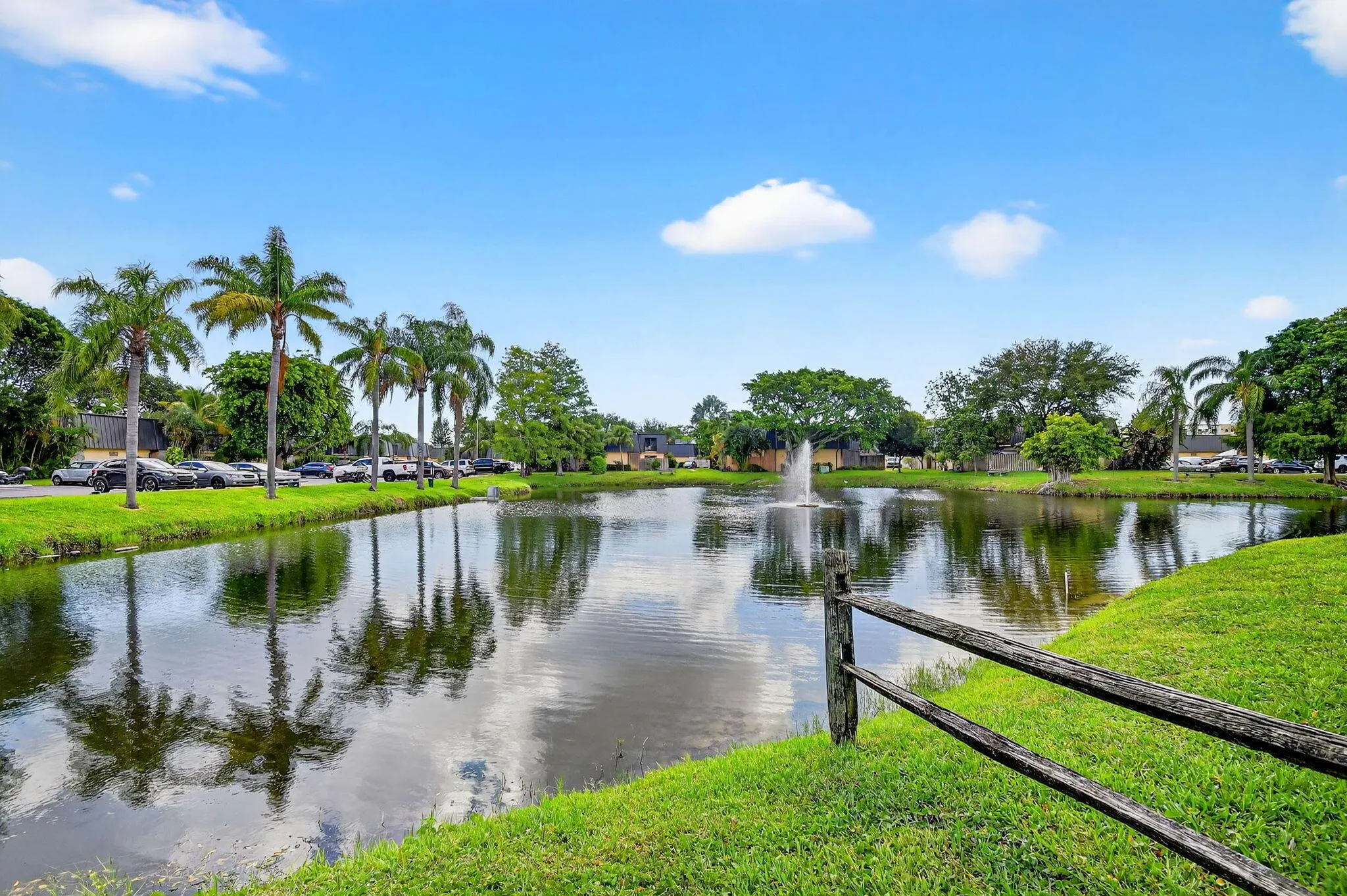 2494 Waterside Drive, #4c