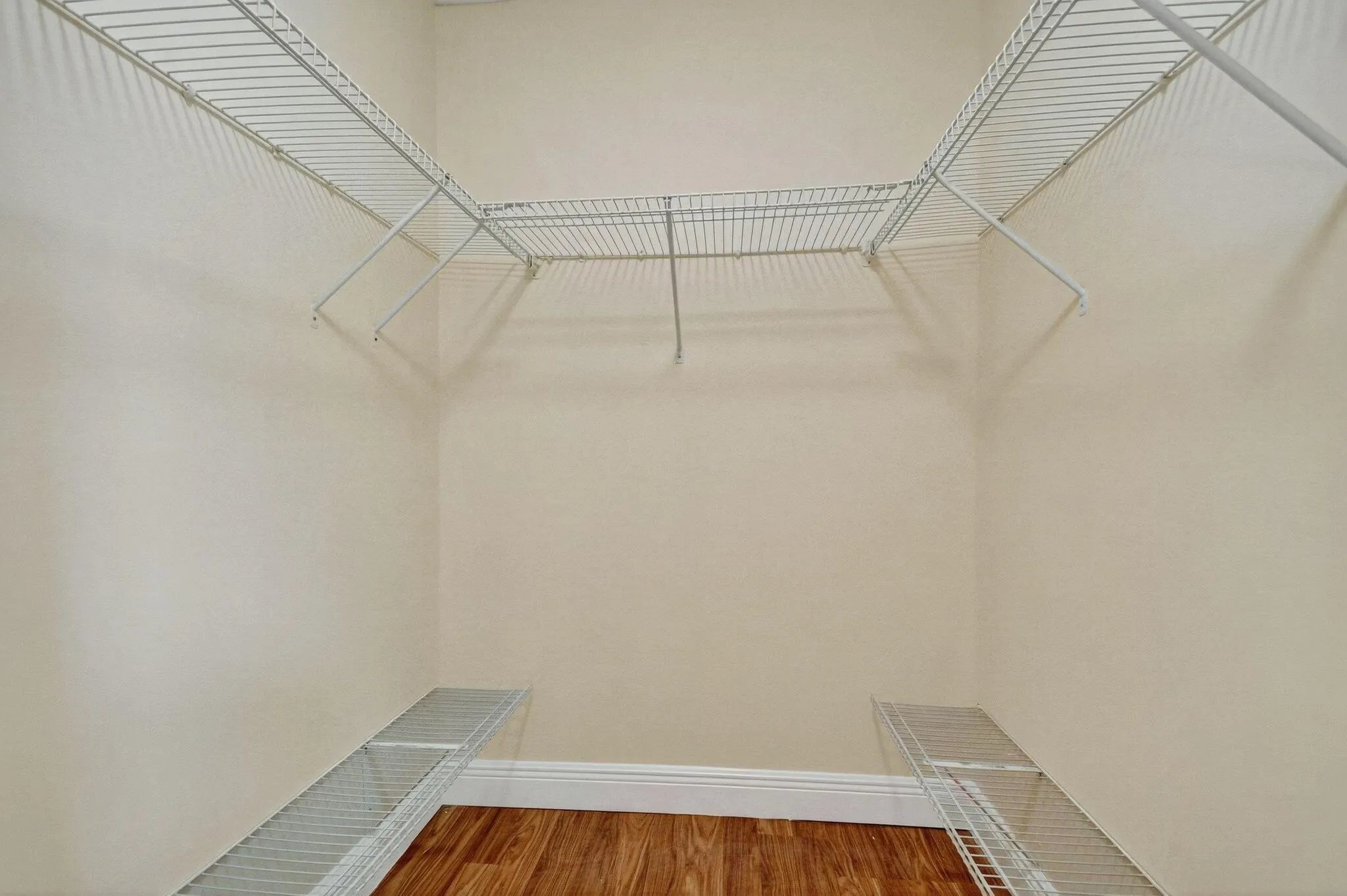 2494 Waterside Drive, #4c