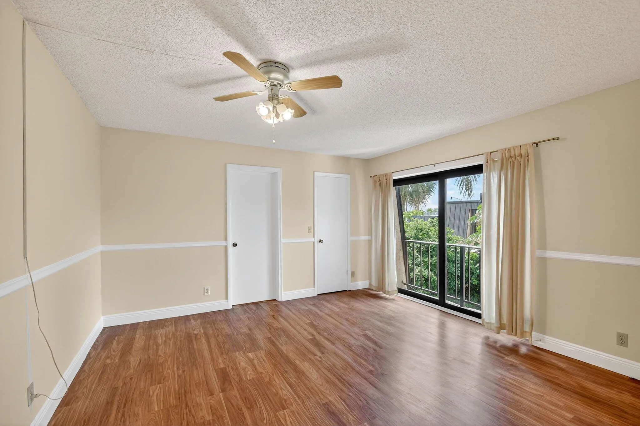 2494 Waterside Drive, #4c