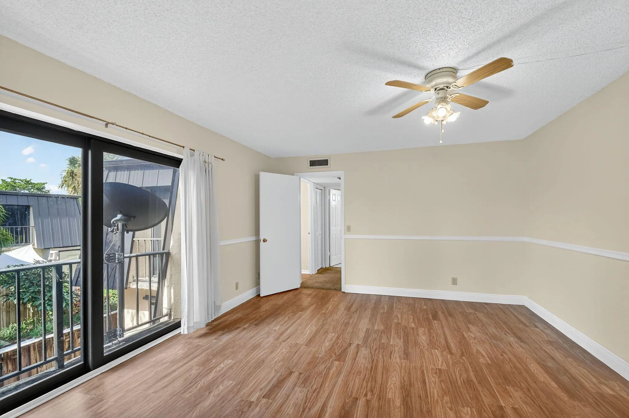 2494 Waterside Drive, #4c