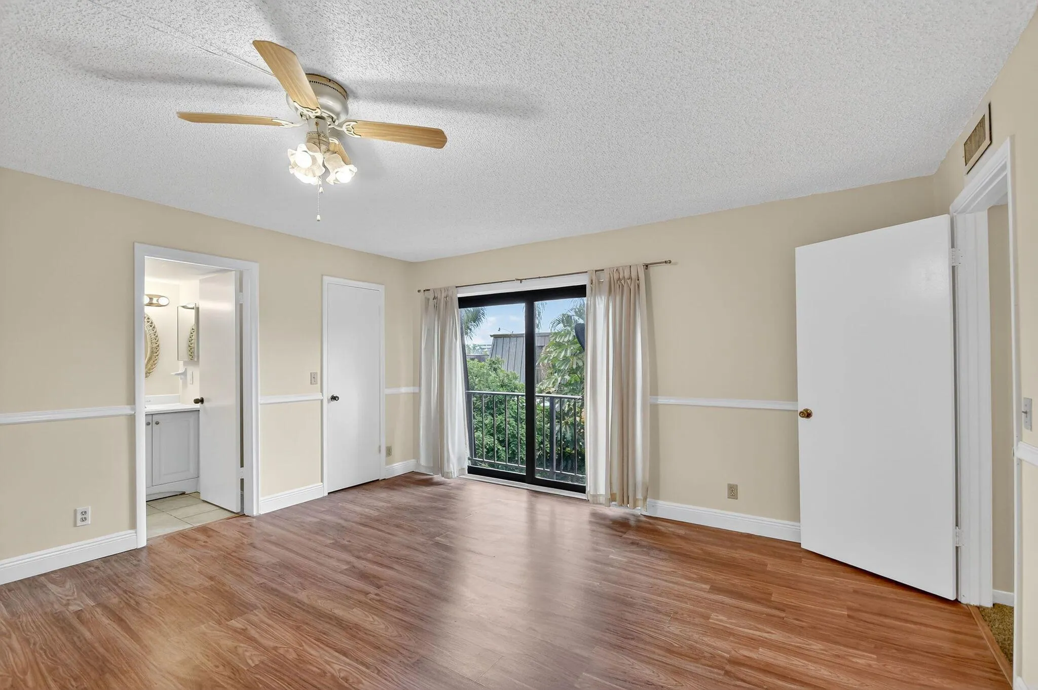 2494 Waterside Drive, #4c