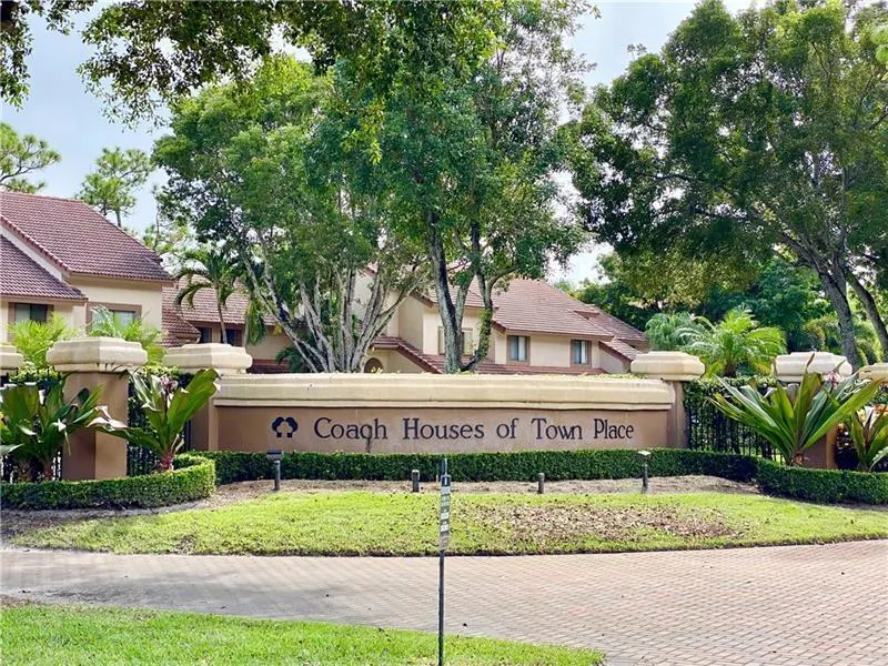 5710 Coach House Circle, #F