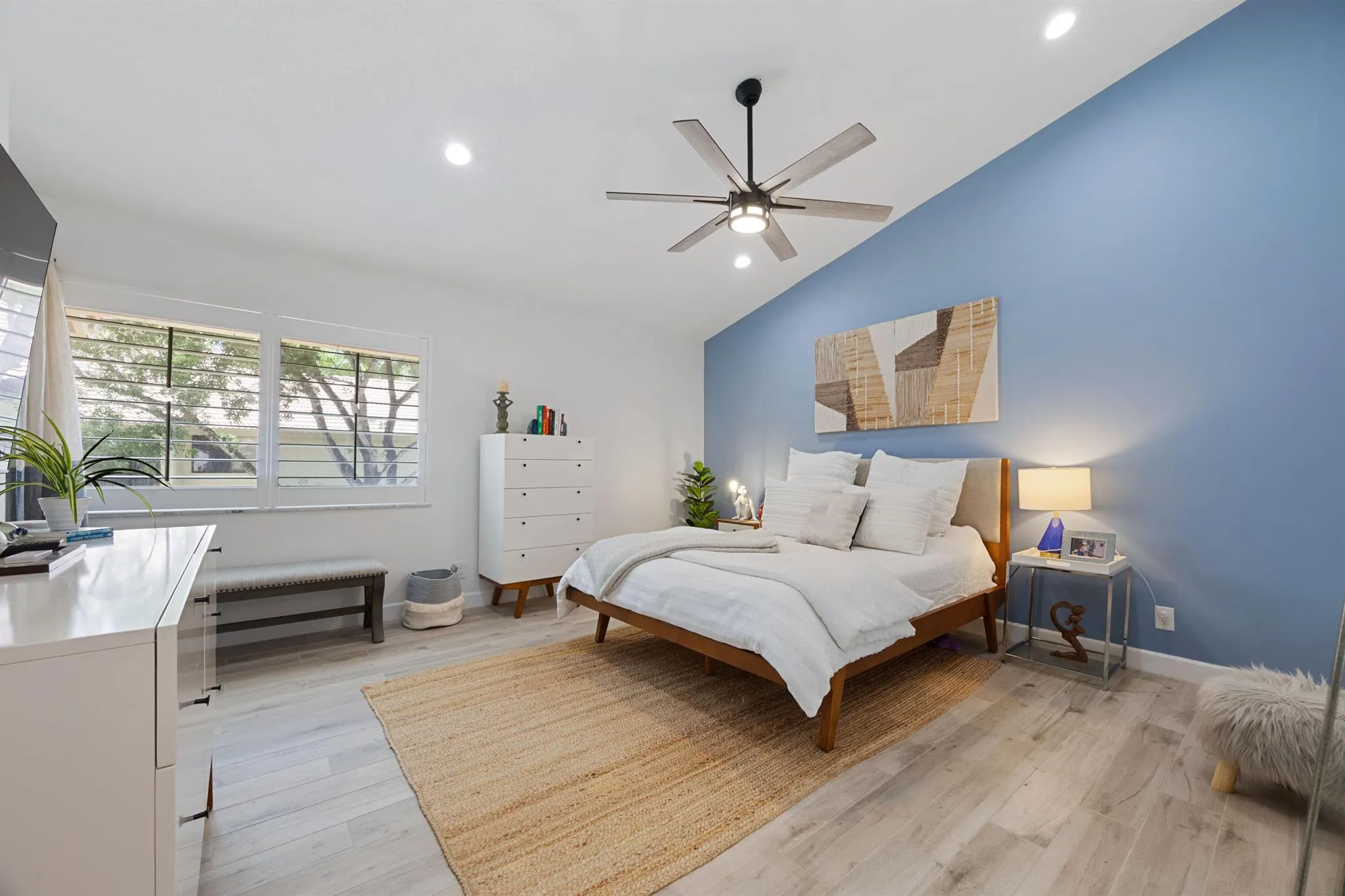 5710 Coach House Circle, #F