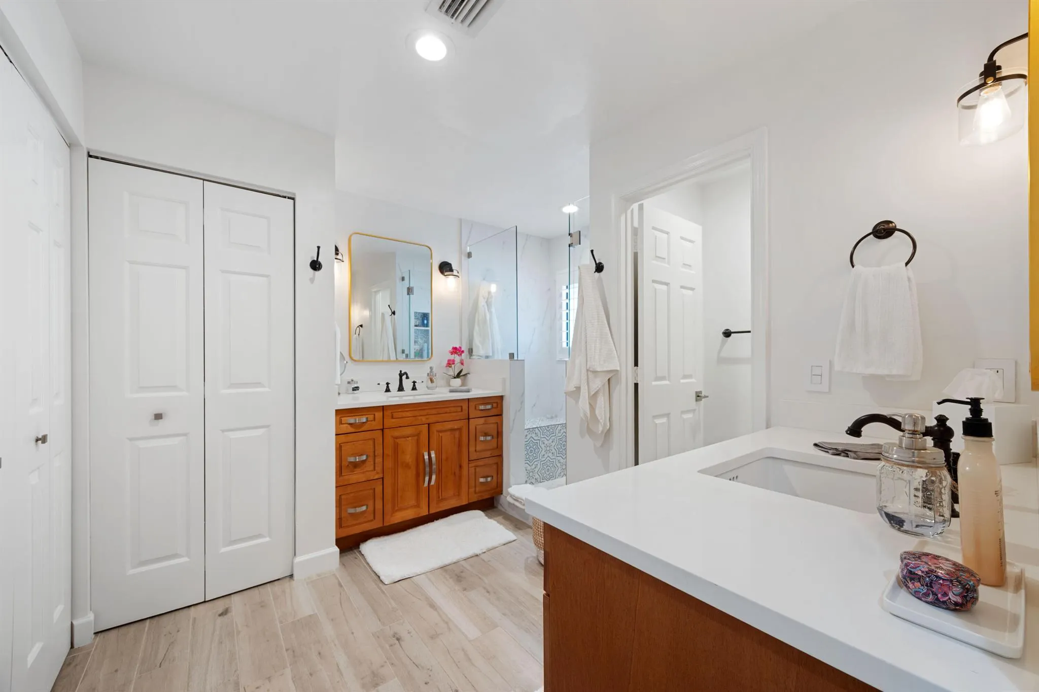 5710 Coach House Circle, #F