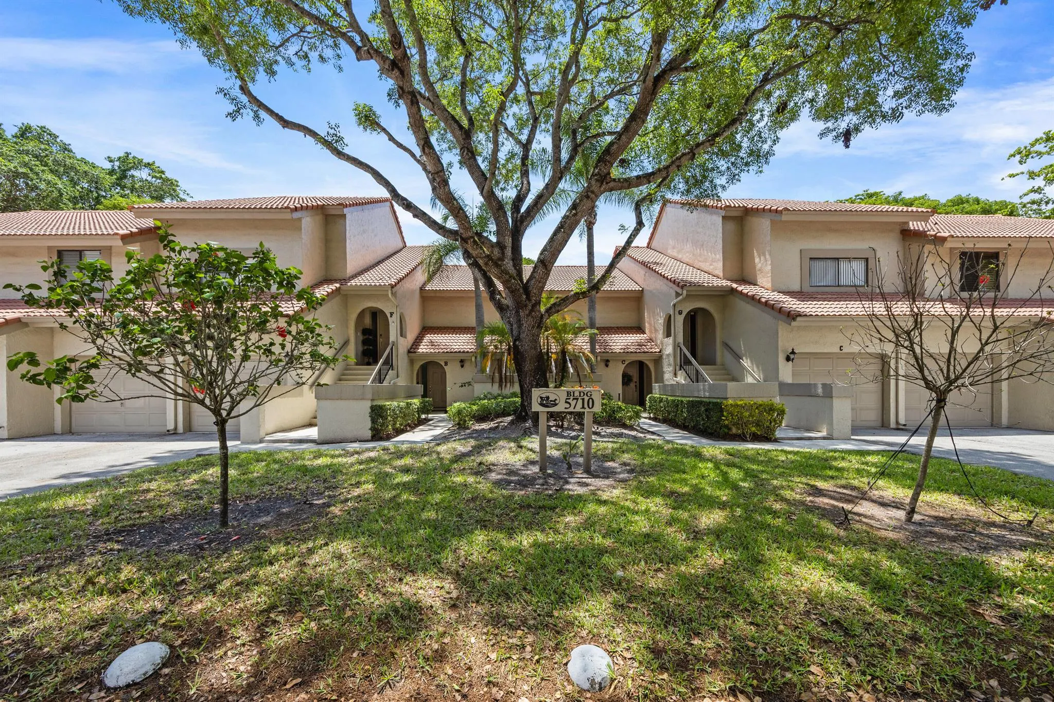 5710 Coach House Circle, #F