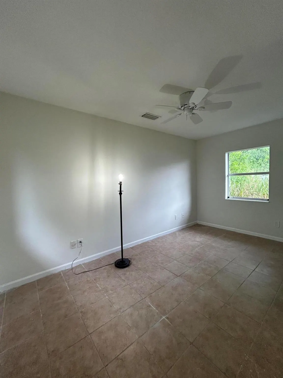 5555 SE 47th Av Avenue, #B