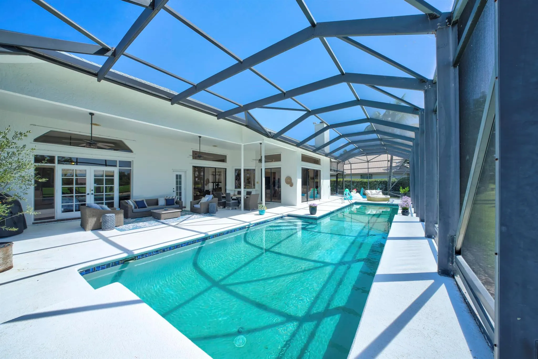 1902 S Club Drive