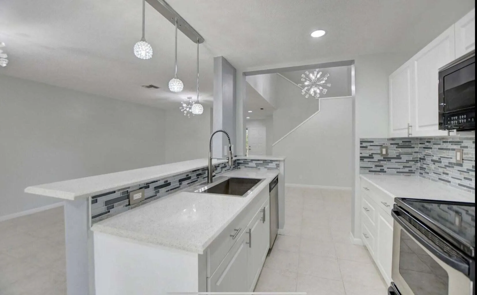 5286 Sapphire Valley