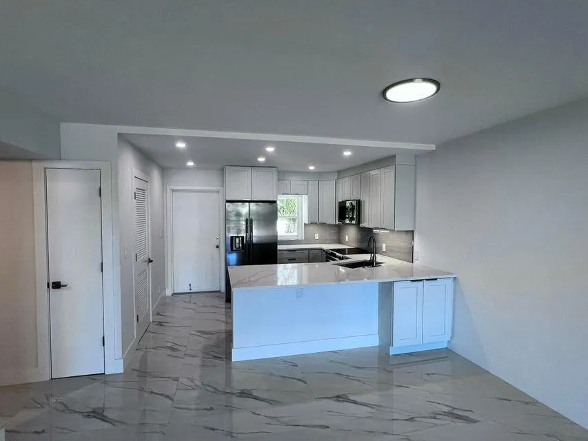 400 N Federal Highway, #208
