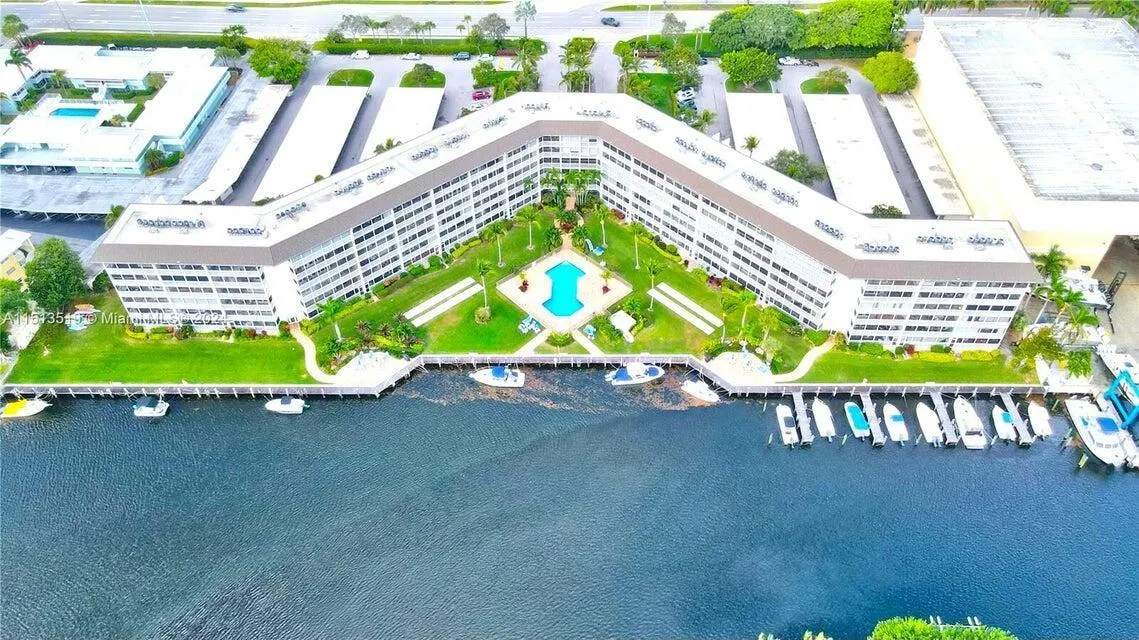 400 N Federal Highway, #208