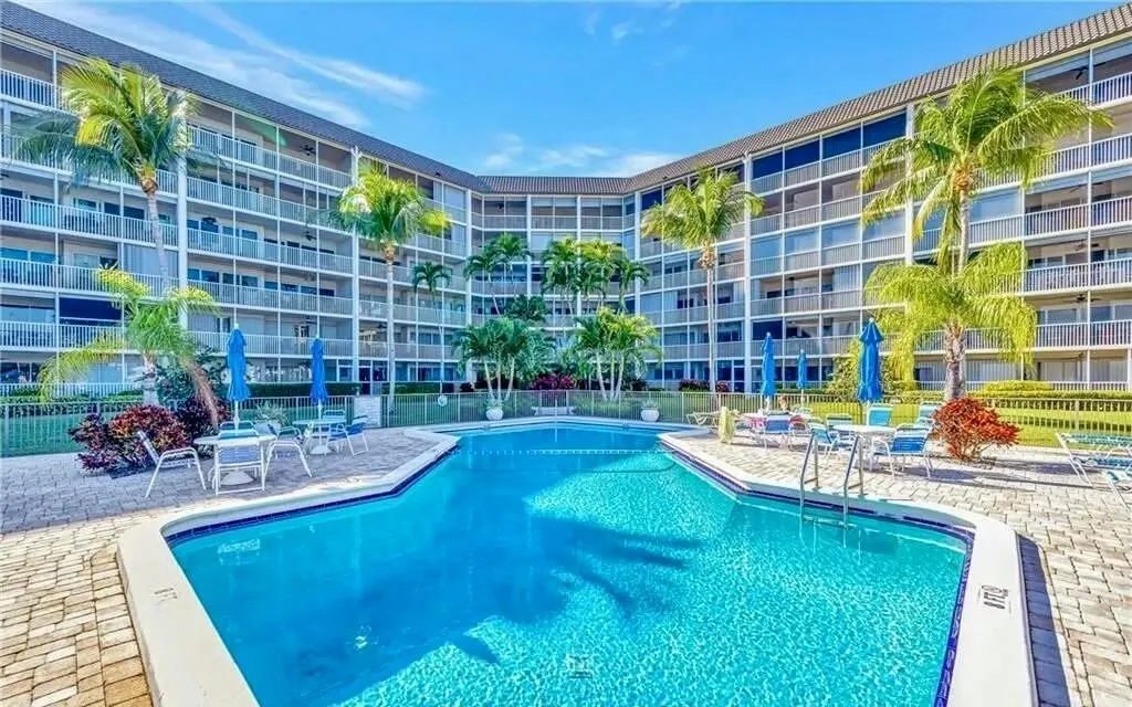 400 N Federal Highway, #208