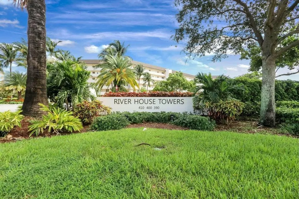 400 N Federal Highway, #208