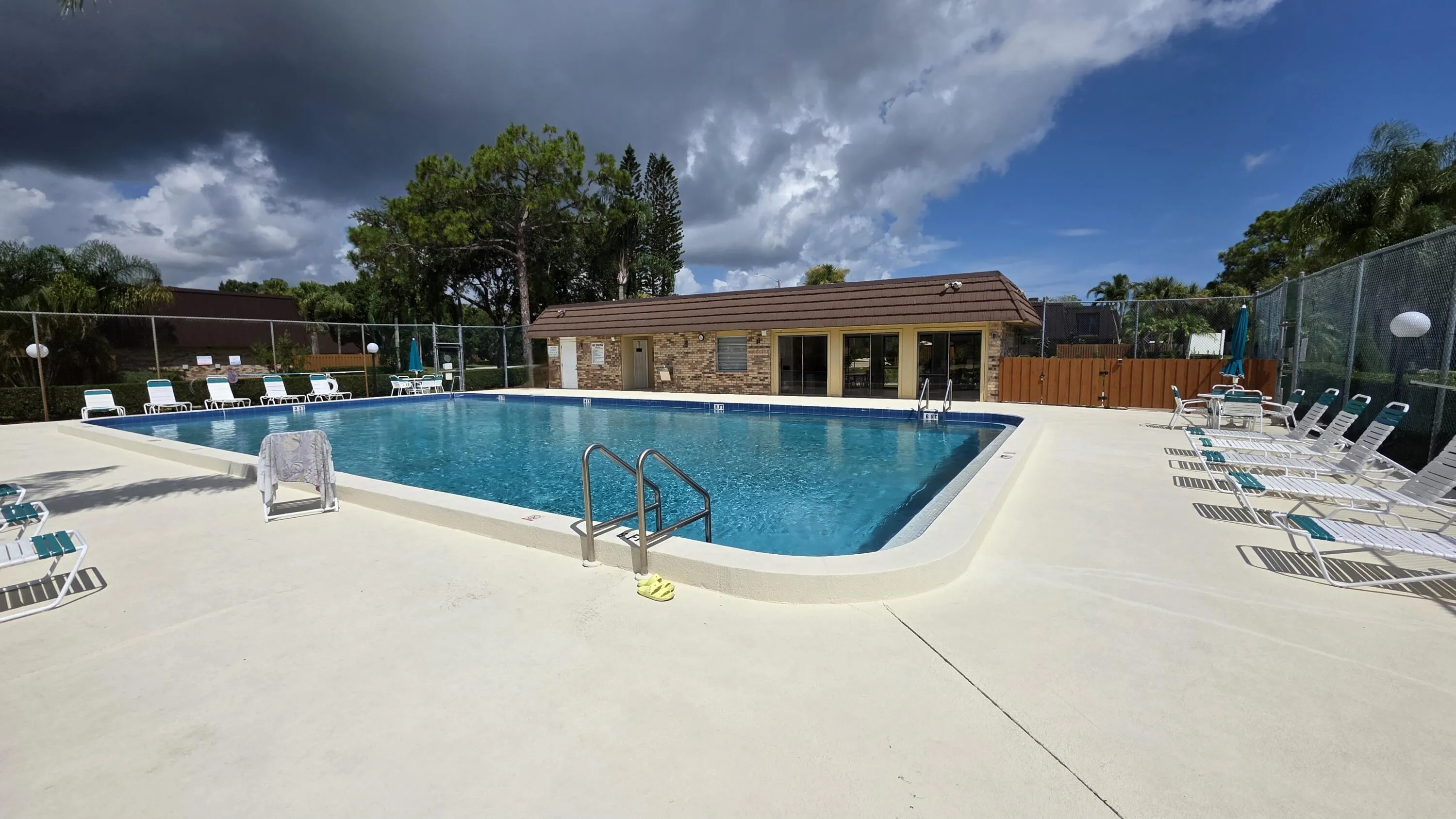 5609 SE Windsong Lane