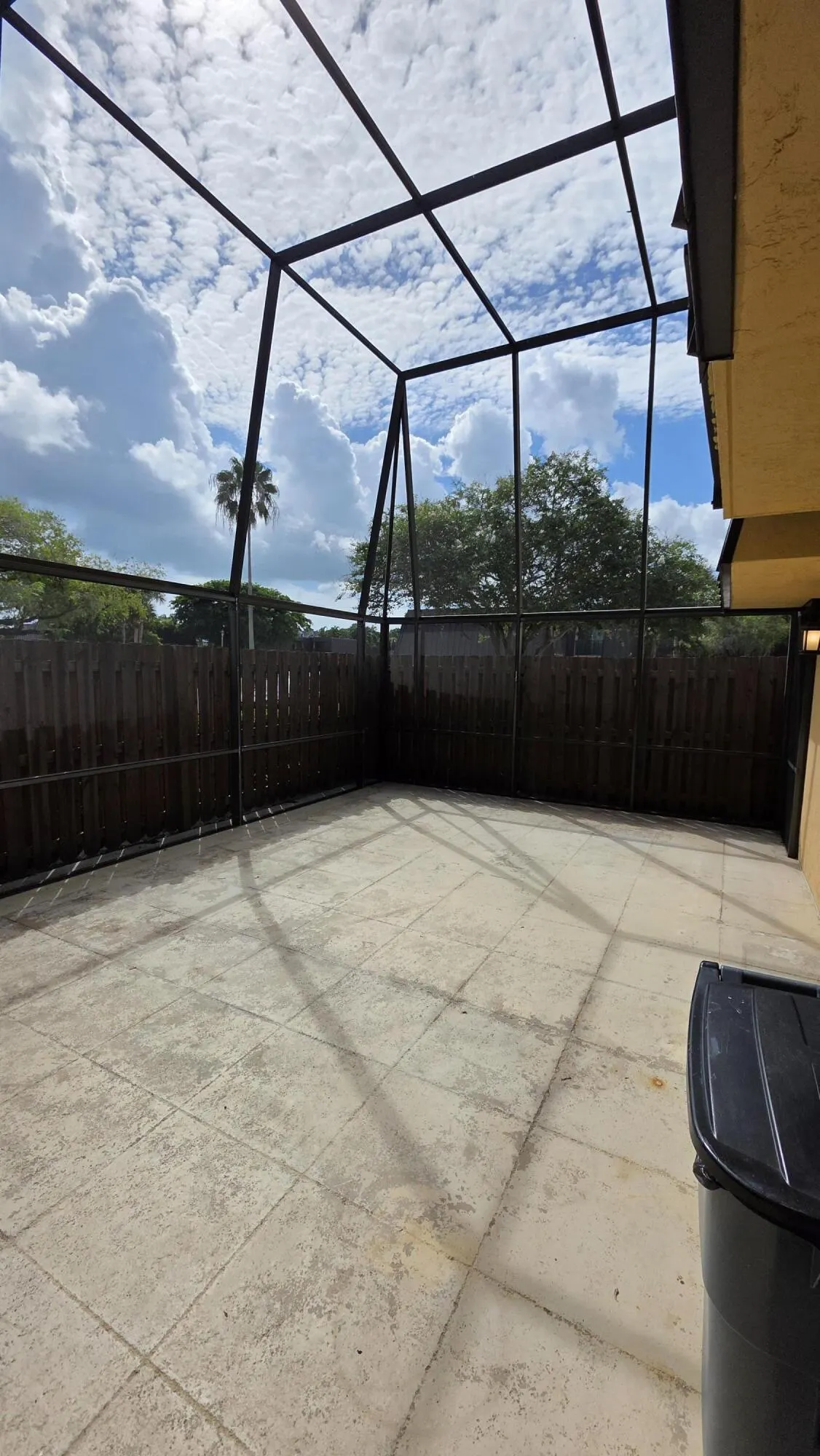 5609 SE Windsong Lane
