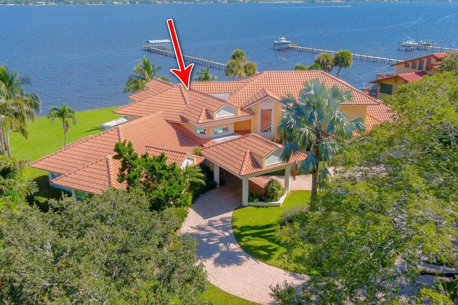 901 SE Riverside Drive