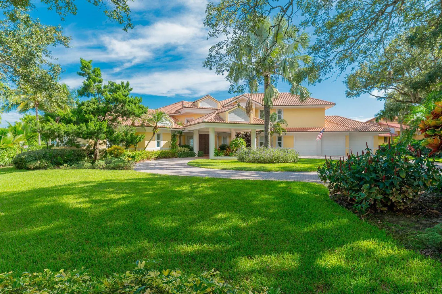 901 SE Riverside Drive