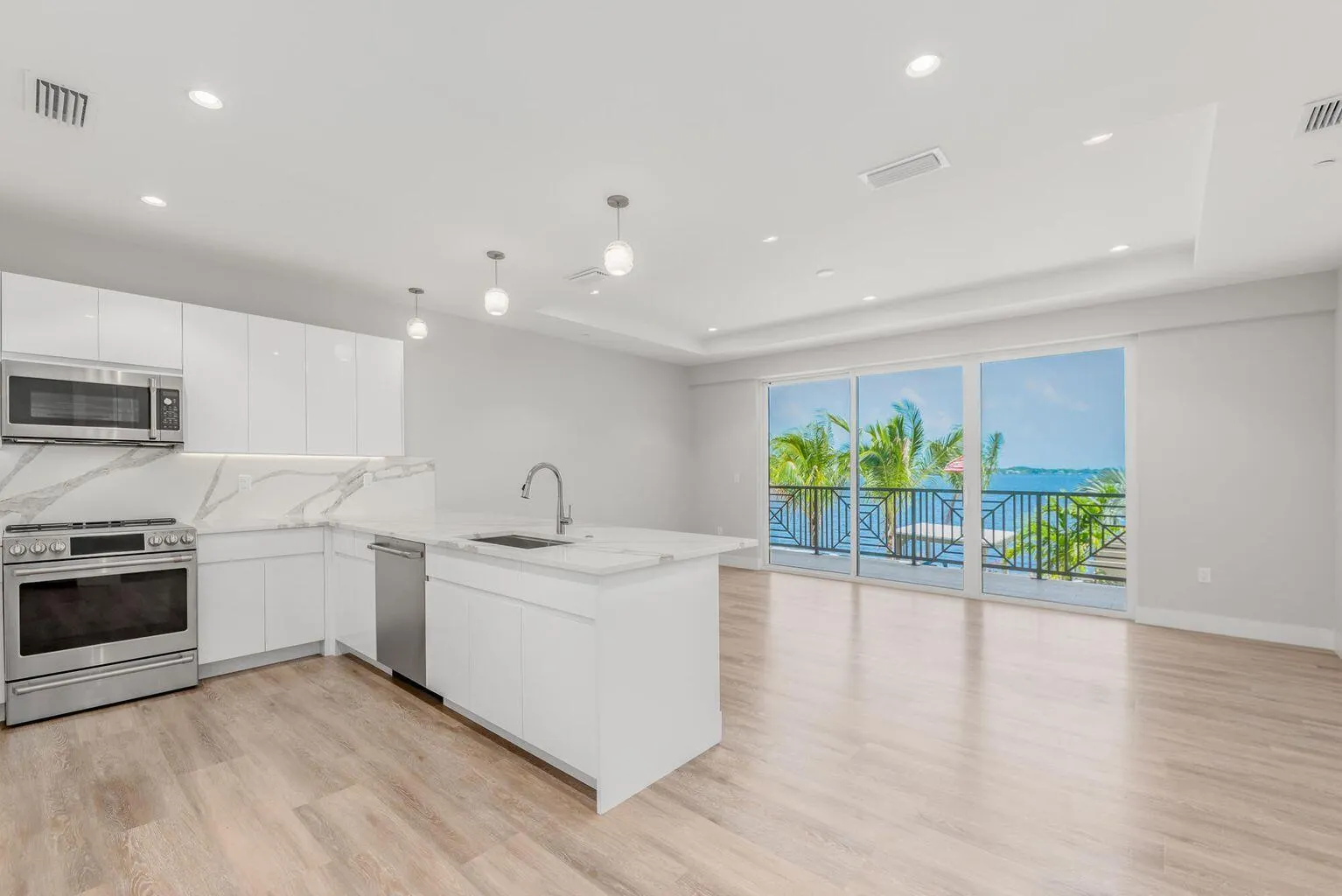 41 SW Seminole Street, #203