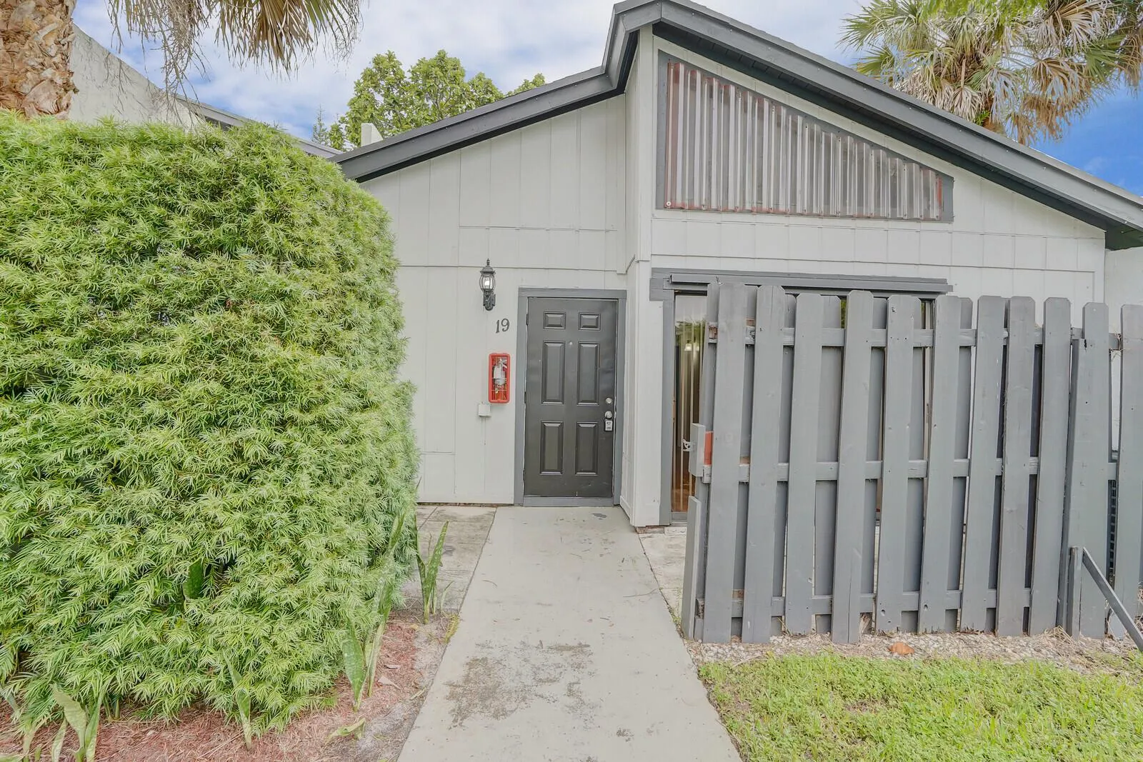 100 Sparrow Drive, #19