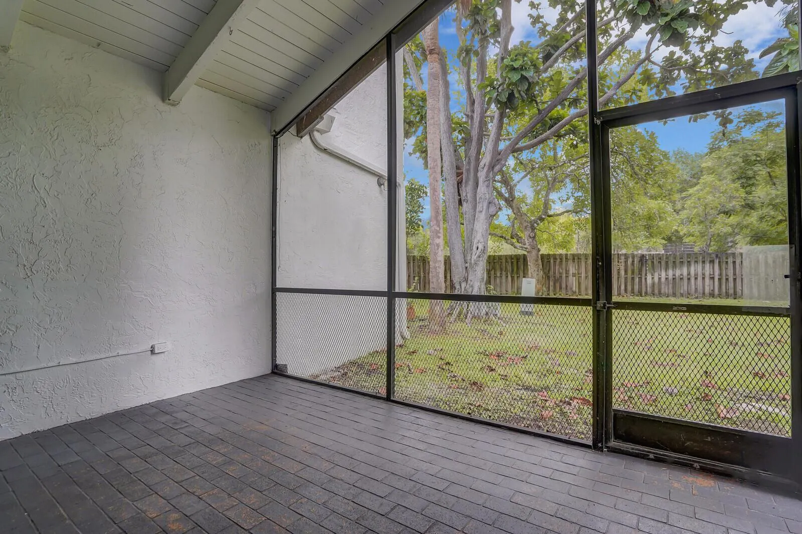 100 Sparrow Drive, #19