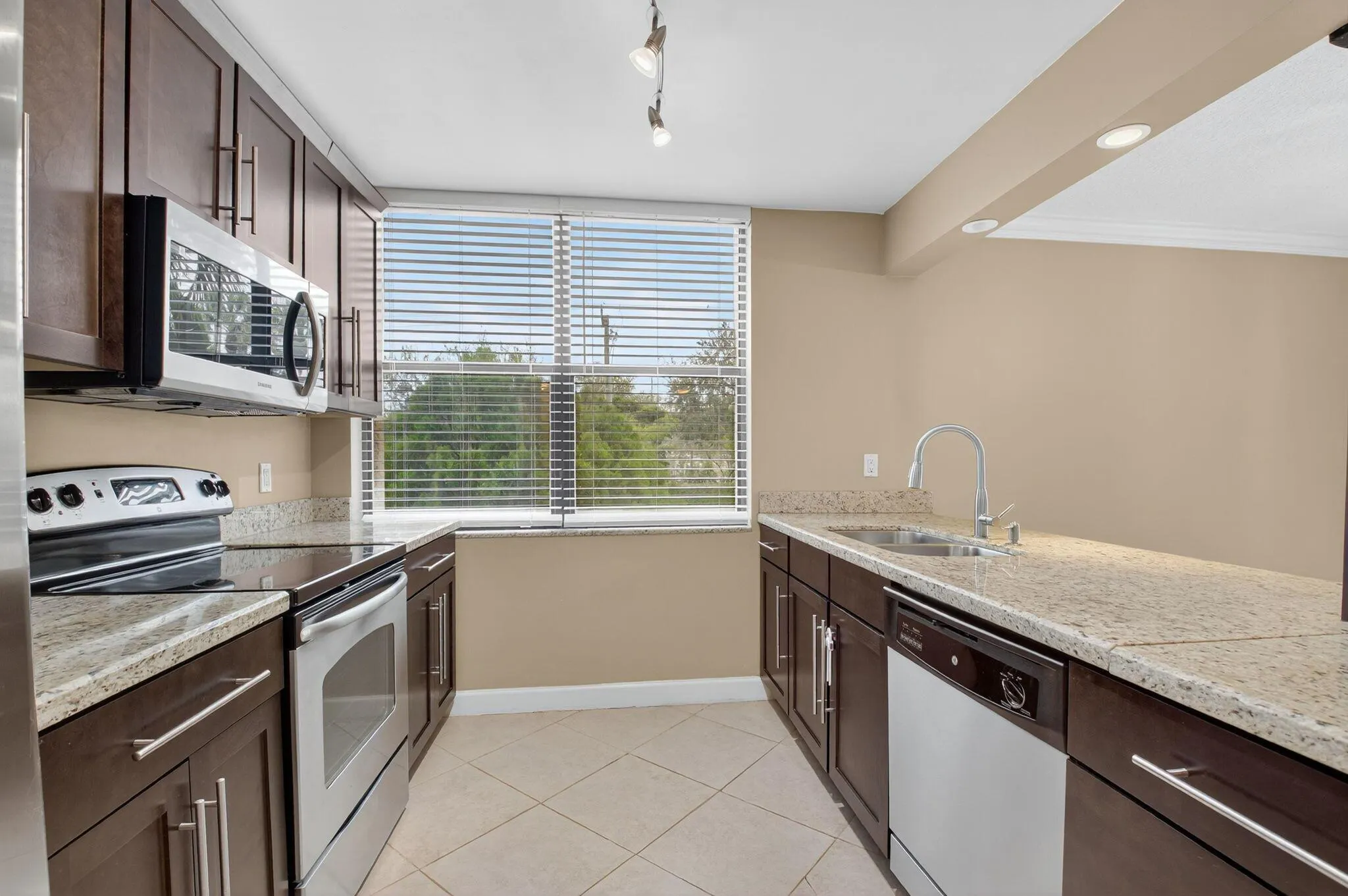 450 Egret Circle, #9201