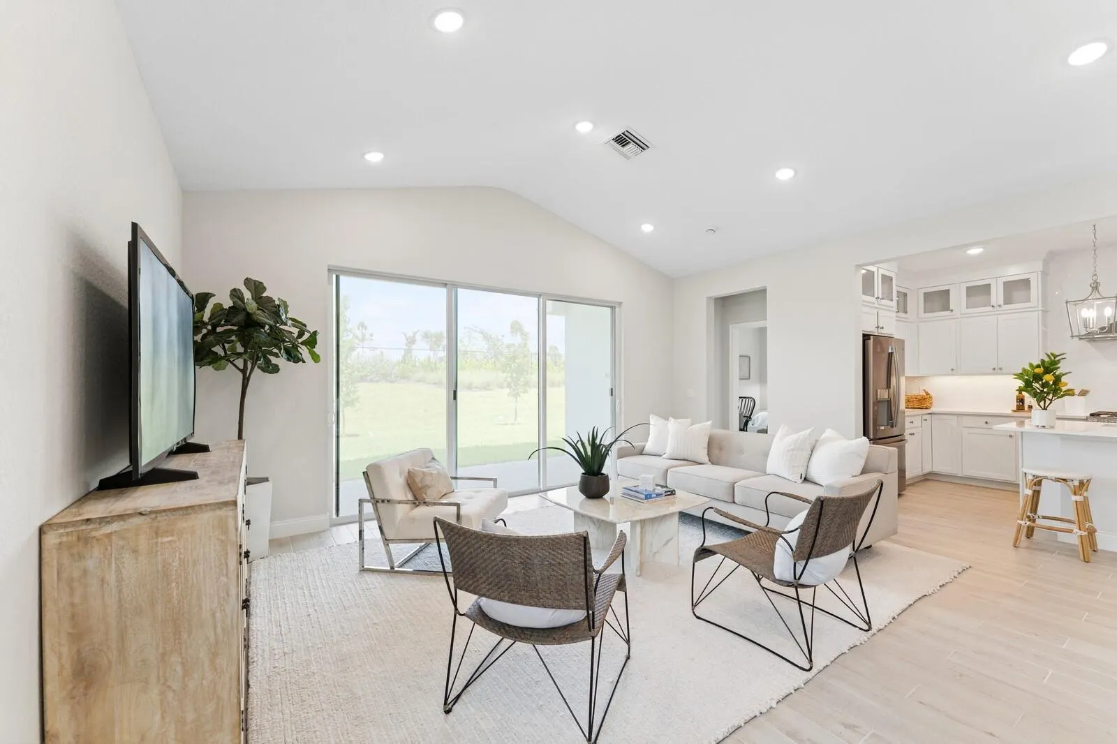 10098 NW Dreamweaver Road, #217