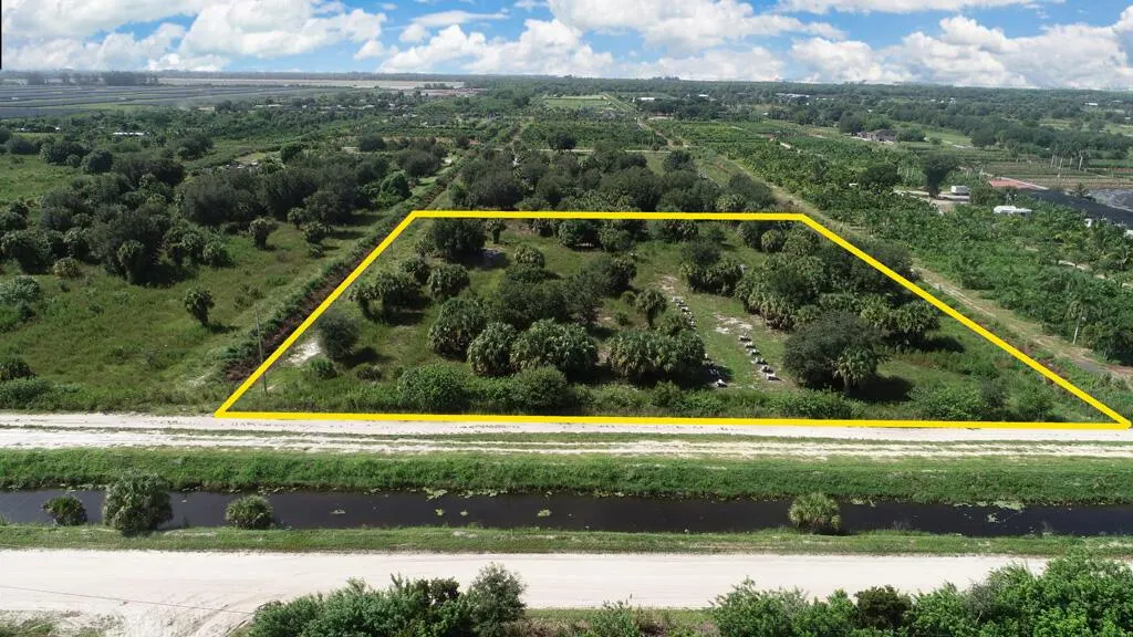 Lot--1890 Louise Street