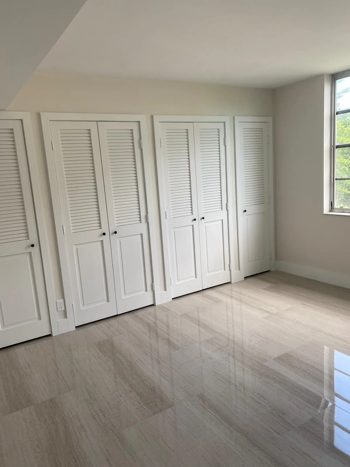 3960 Oaks Clubhouse Drive, #401