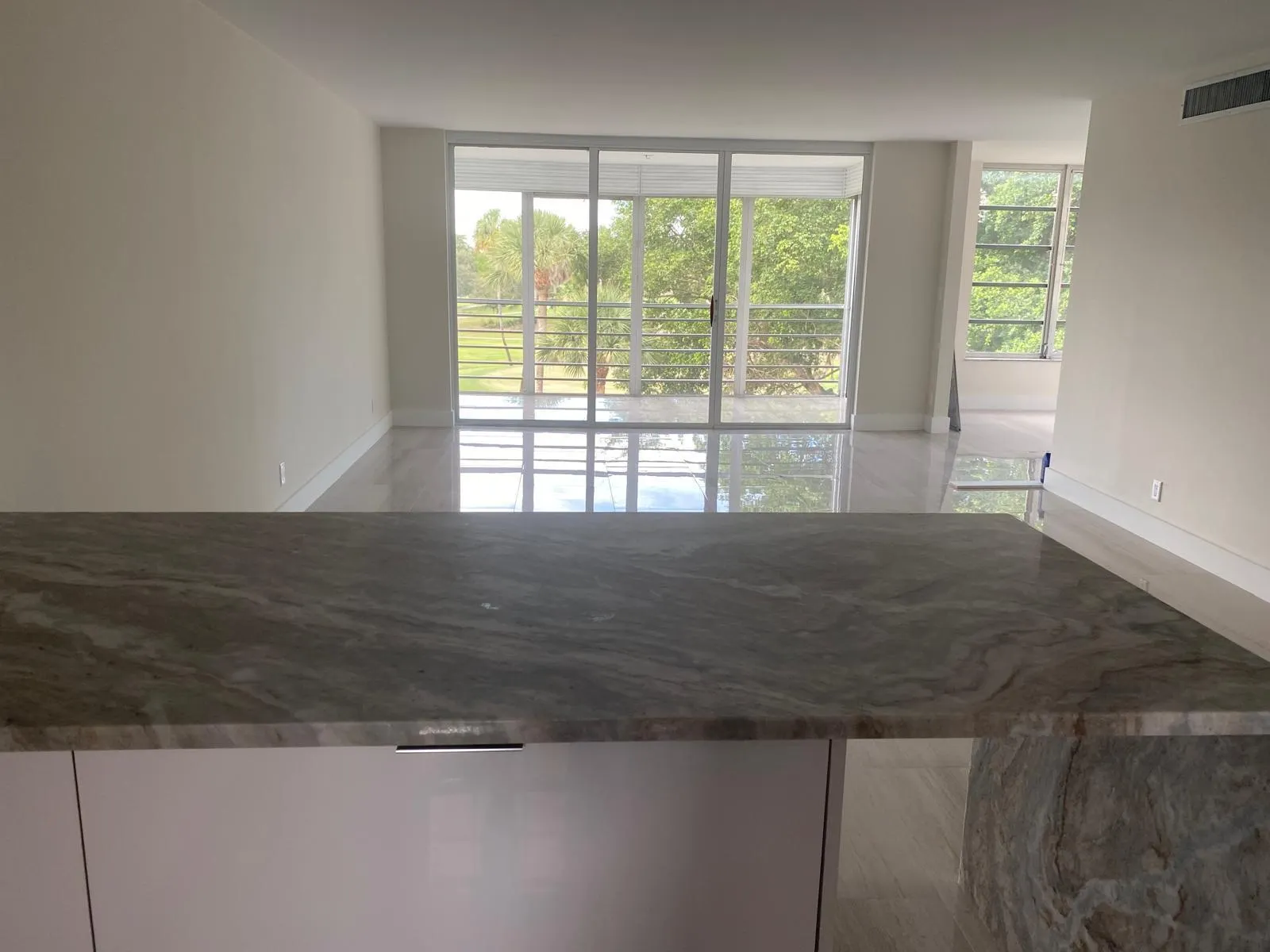3960 Oaks Clubhouse Drive, #401
