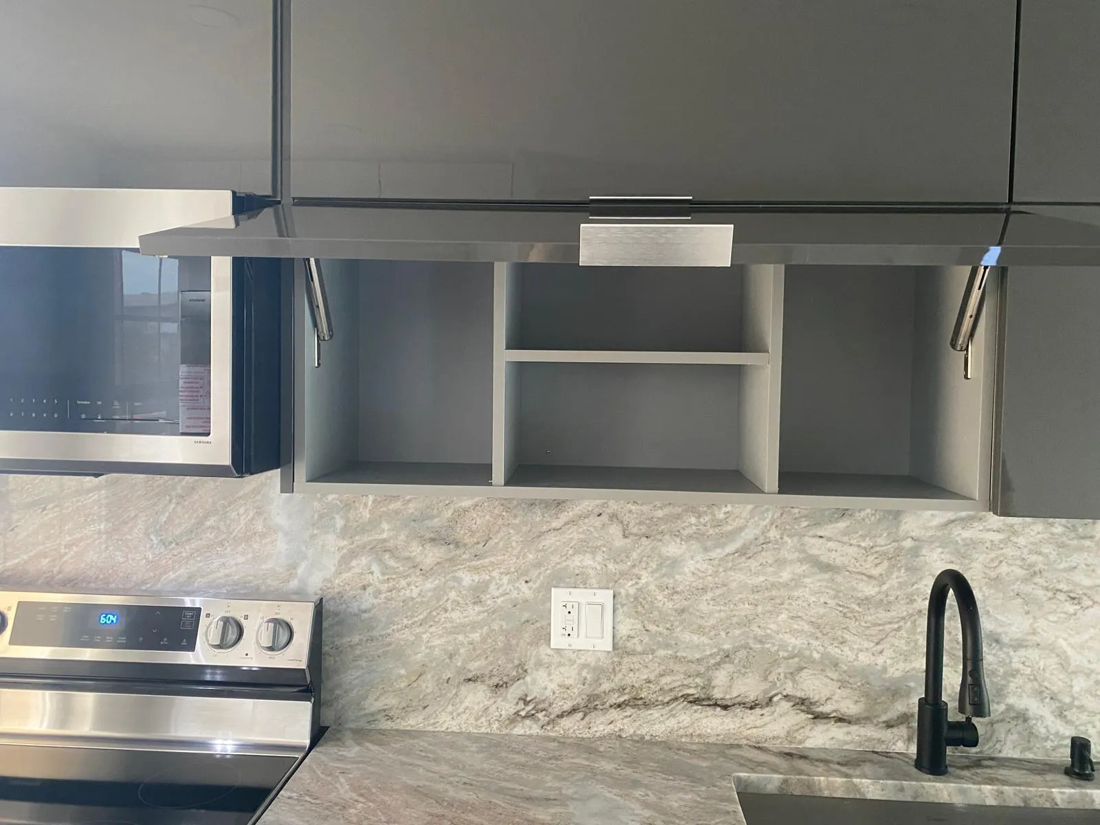 3960 Oaks Clubhouse Drive, #401