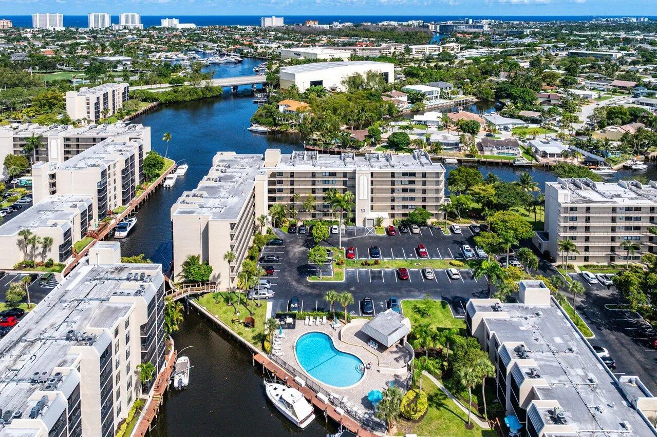 9 Royal Palm Way, #106