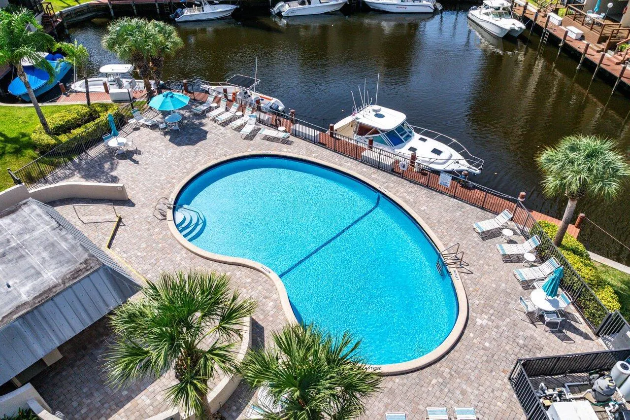 9 Royal Palm Way, #106