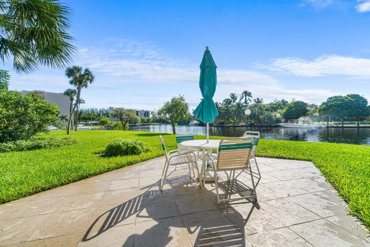 9 Royal Palm Way, #106