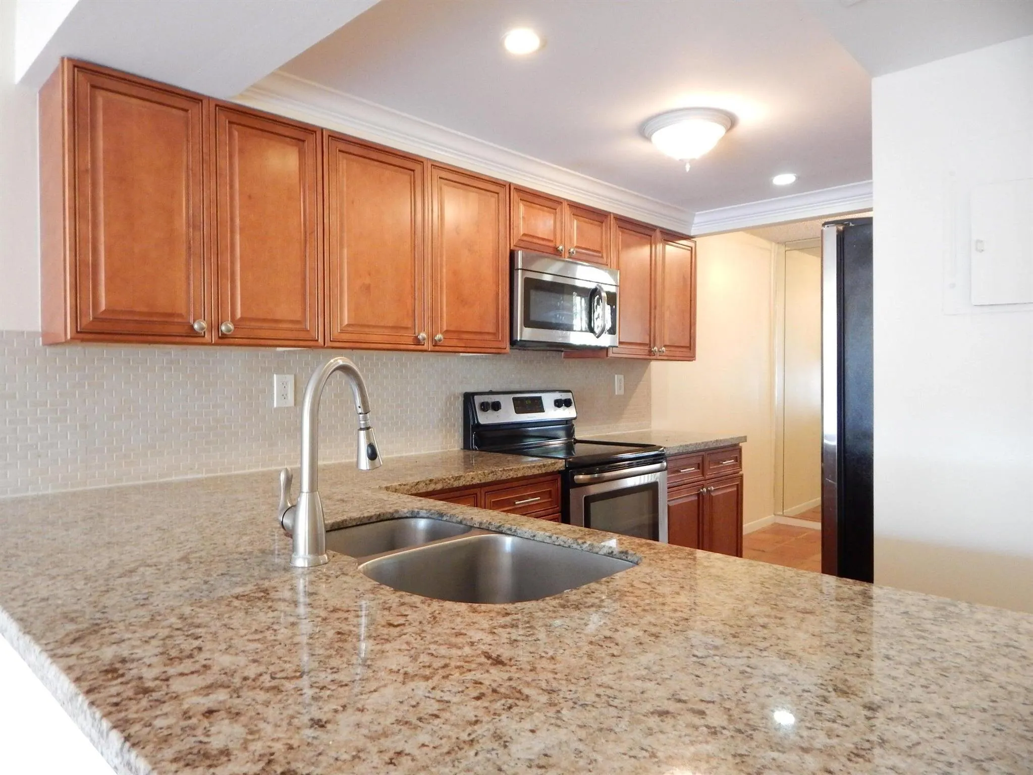 9 Royal Palm Way, #106