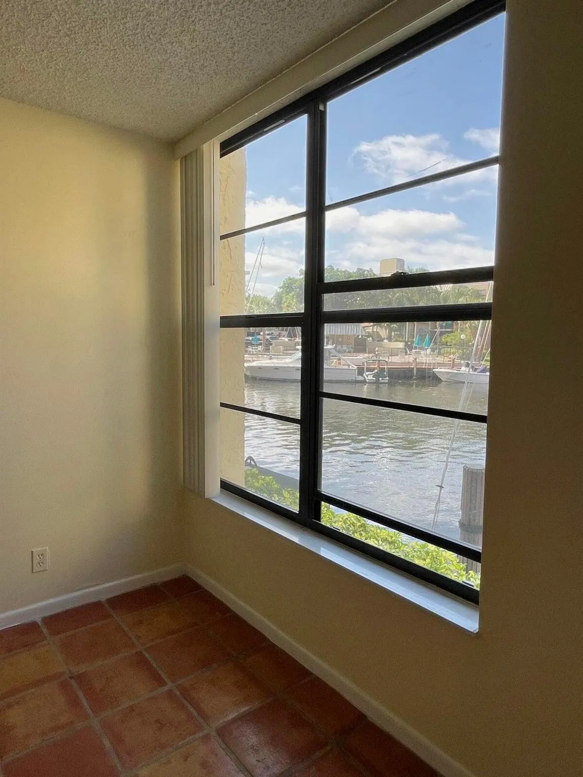 9 Royal Palm Way, #106