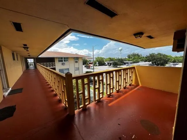 1050 E Sample Road, #307