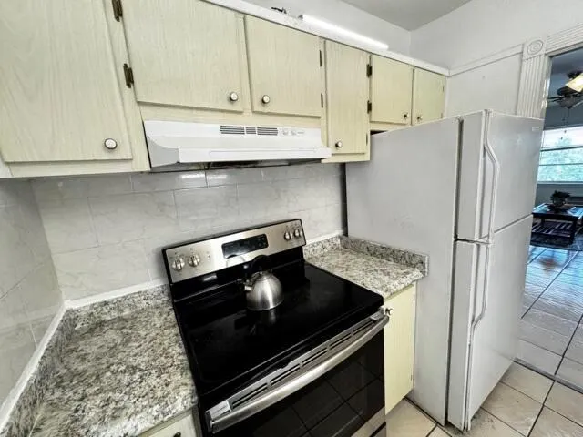 1050 E Sample Road, #307