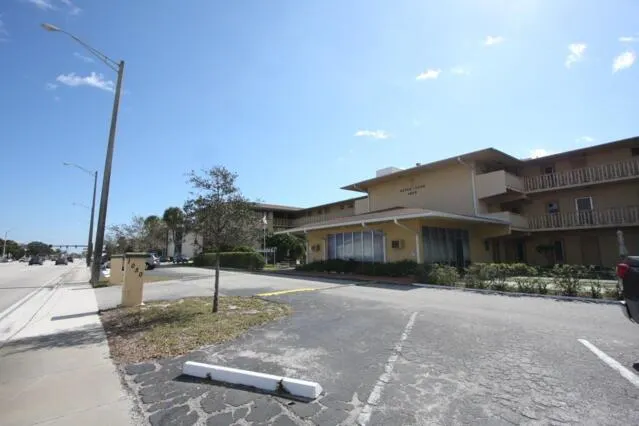 1050 E Sample Road, #307