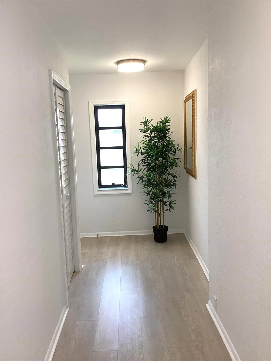 8315 Casa Del Lago, #F