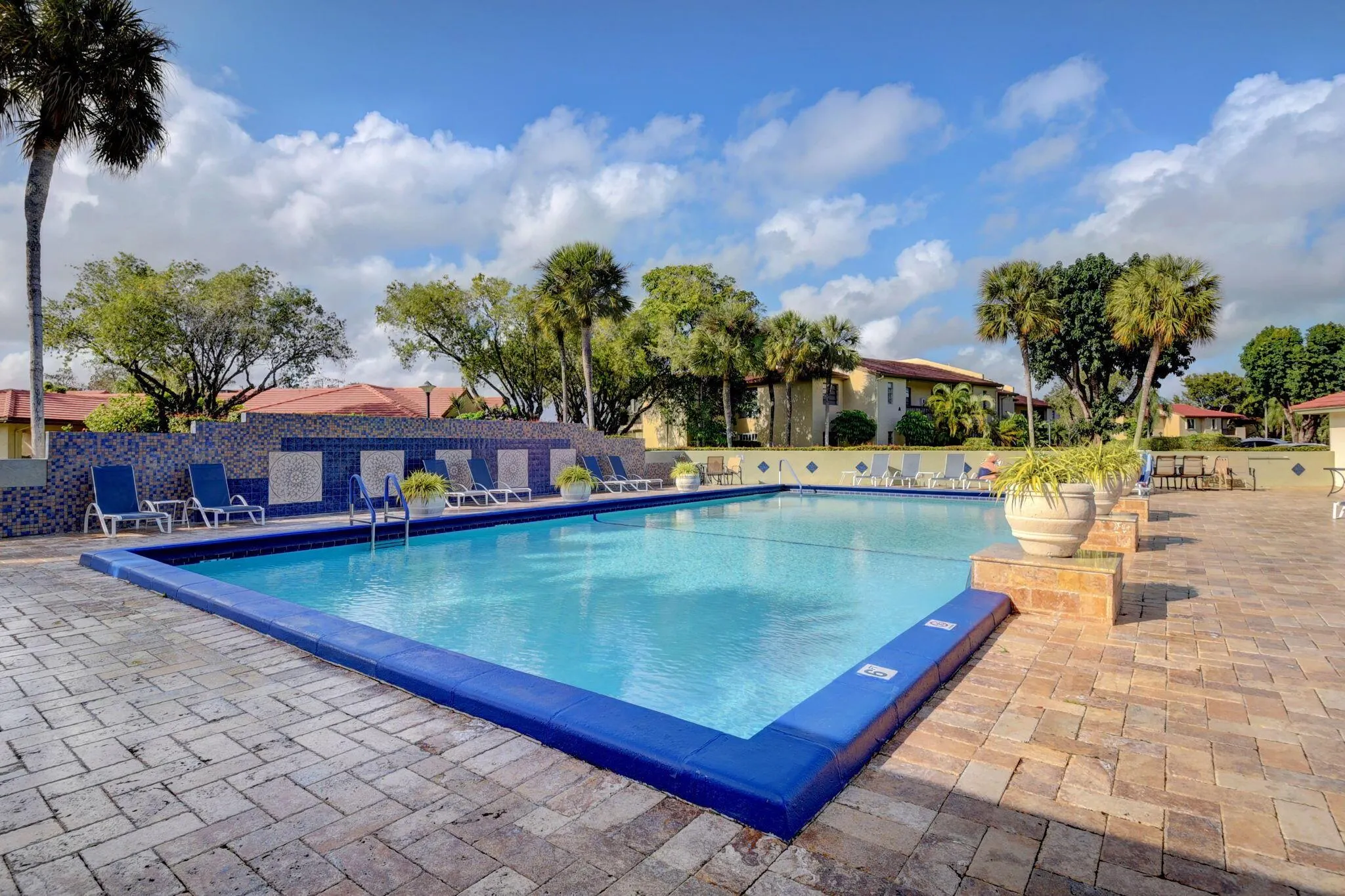 8315 Casa Del Lago, #F