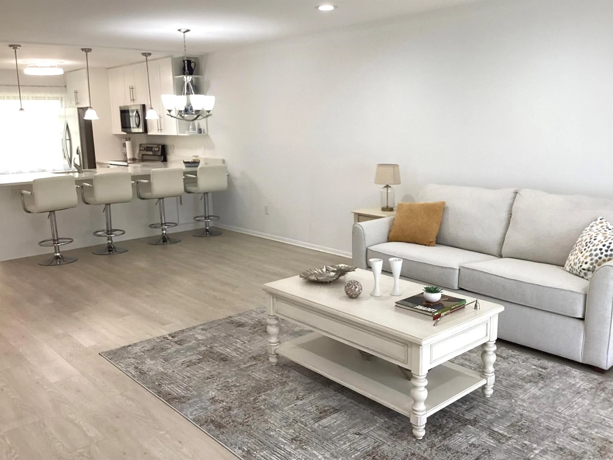 8315 Casa Del Lago, #F