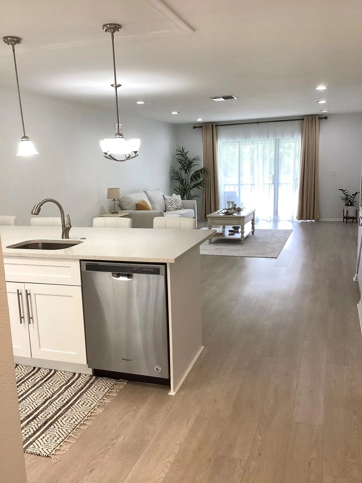 8315 Casa Del Lago, #F