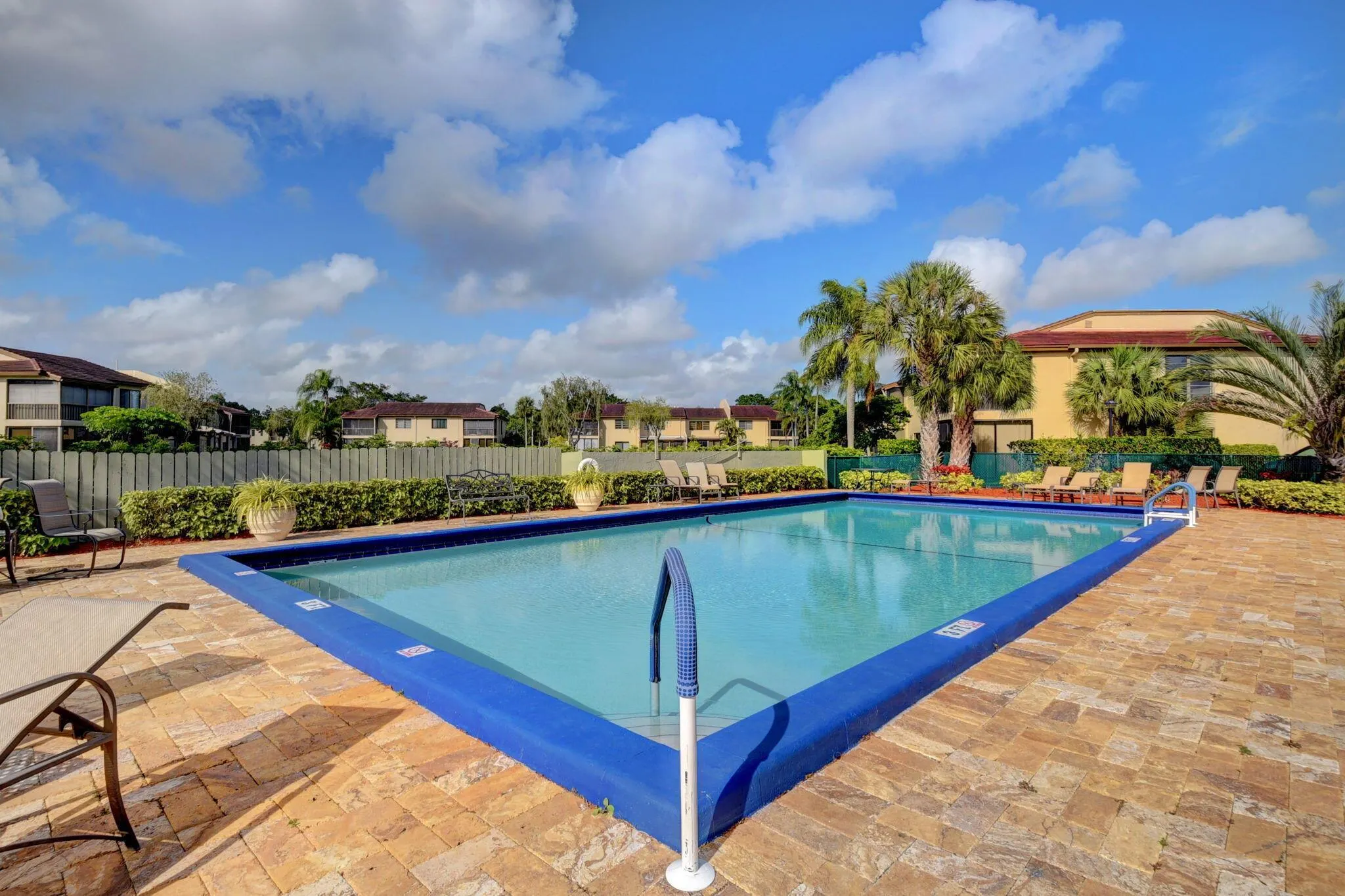 8315 Casa Del Lago, #F
