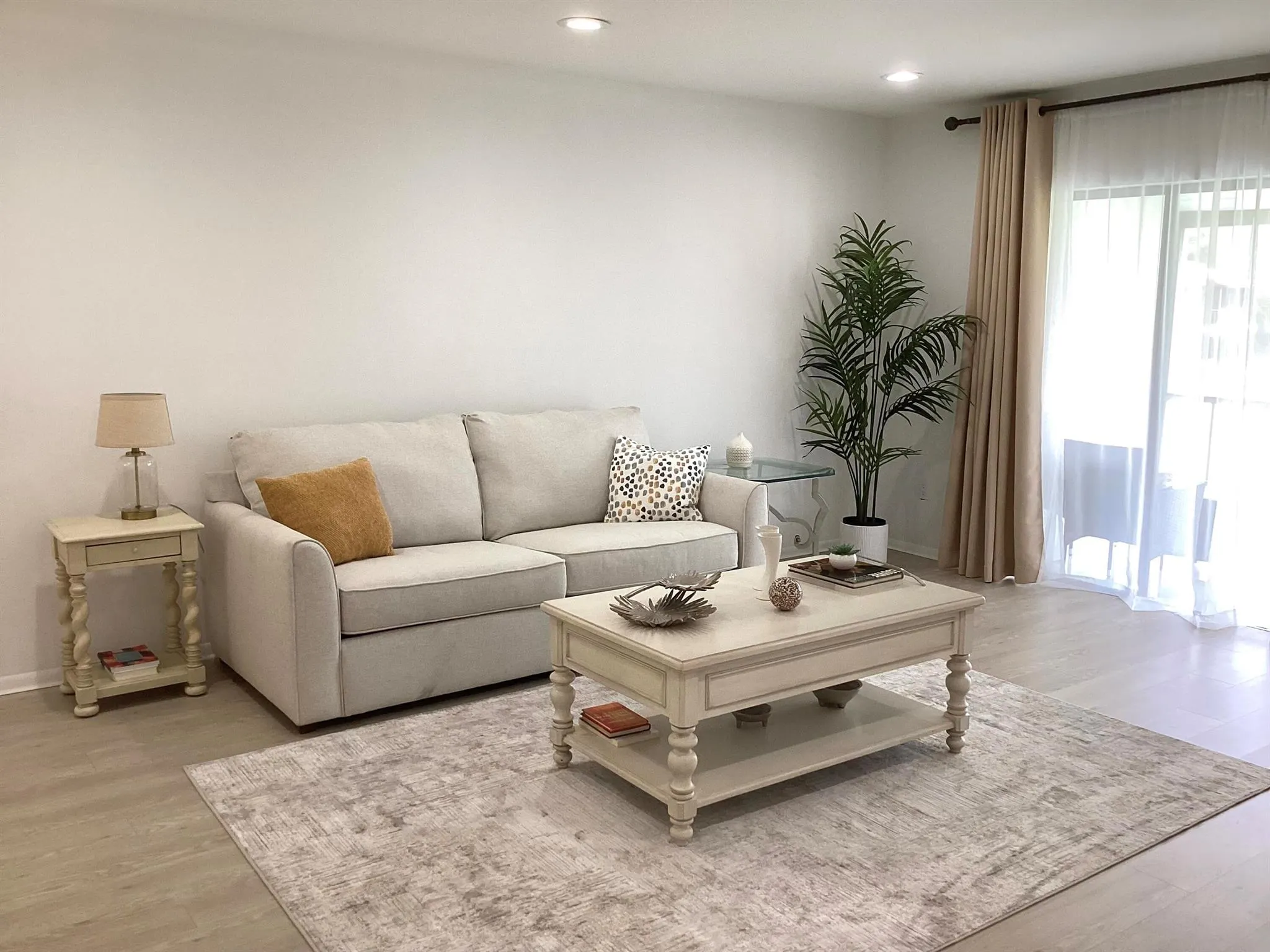 8315 Casa Del Lago, #F