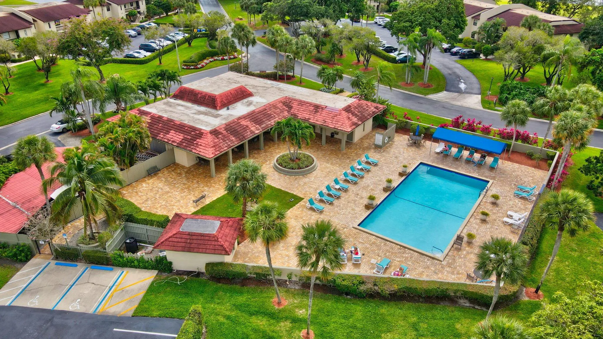 8315 Casa Del Lago, #F