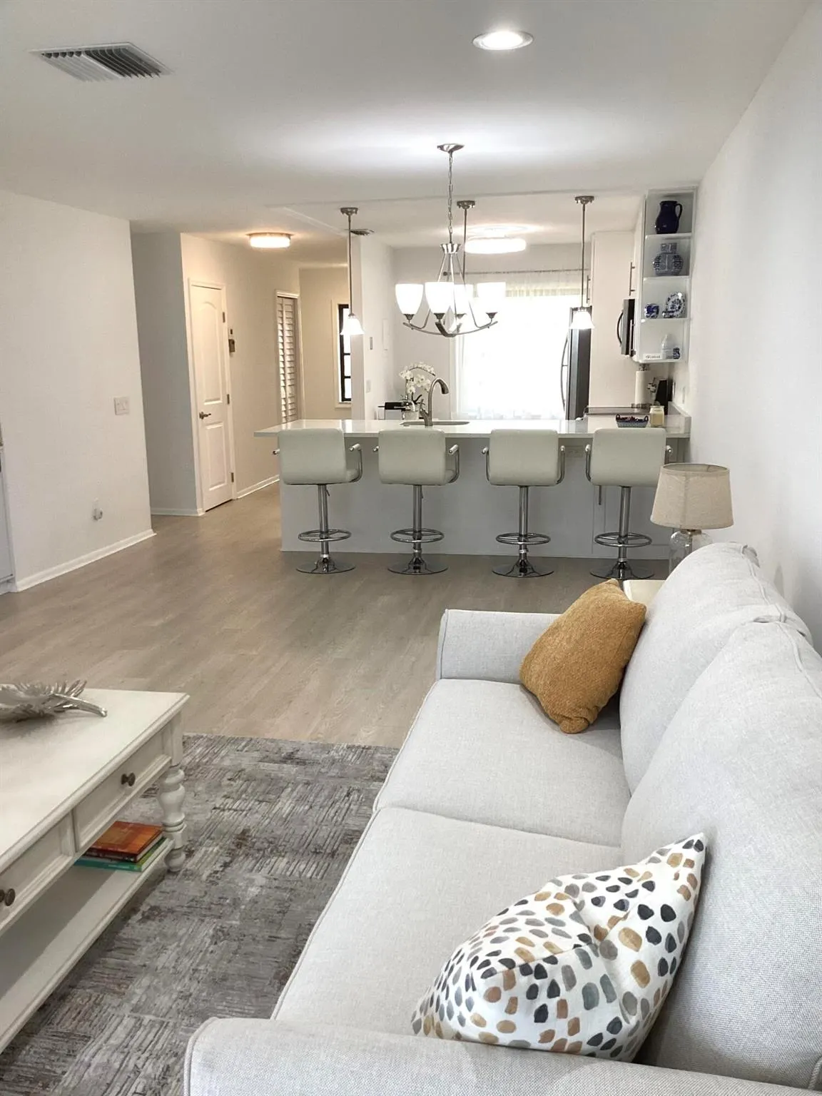 8315 Casa Del Lago, #F