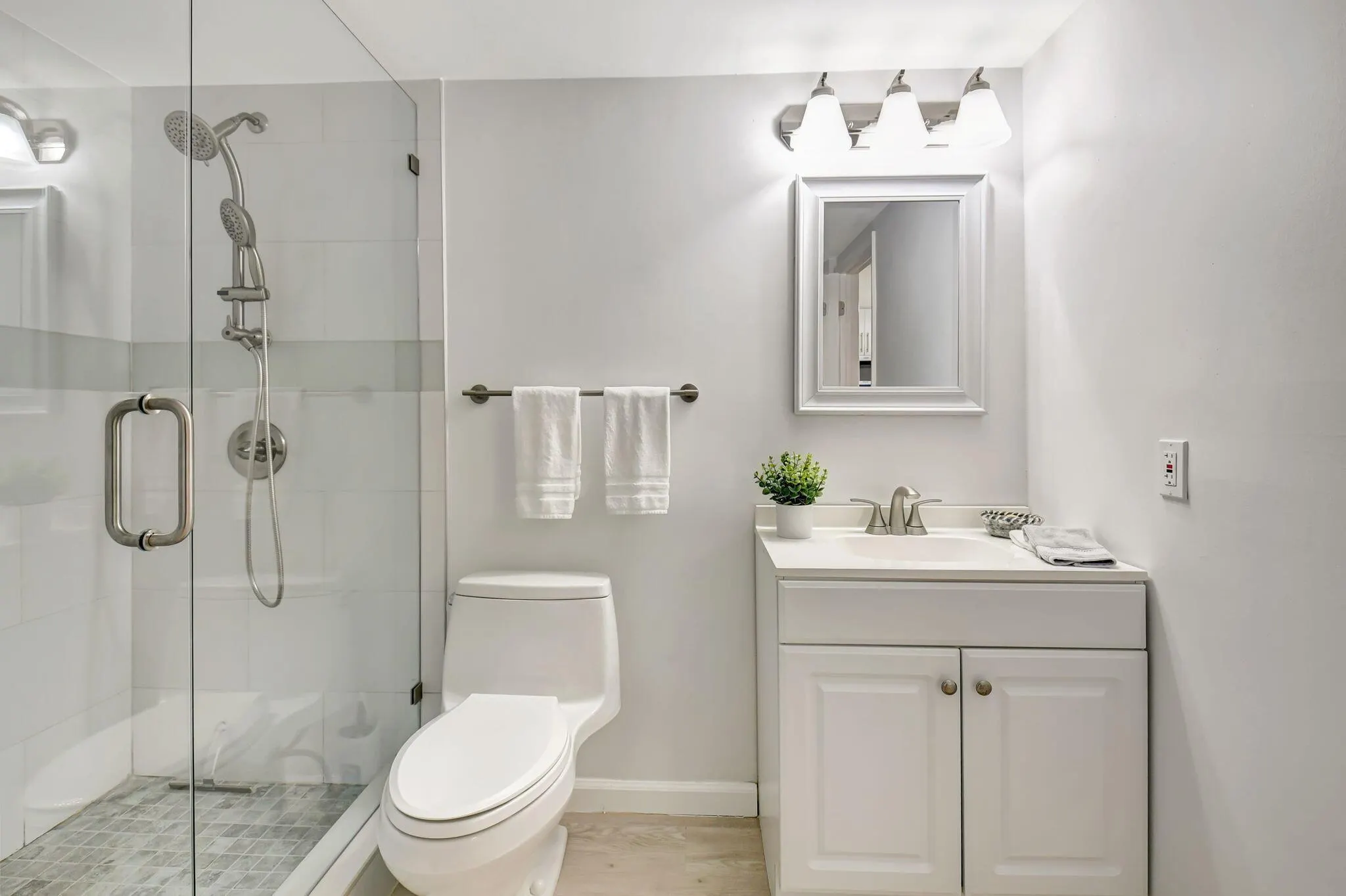 8315 Casa Del Lago, #F