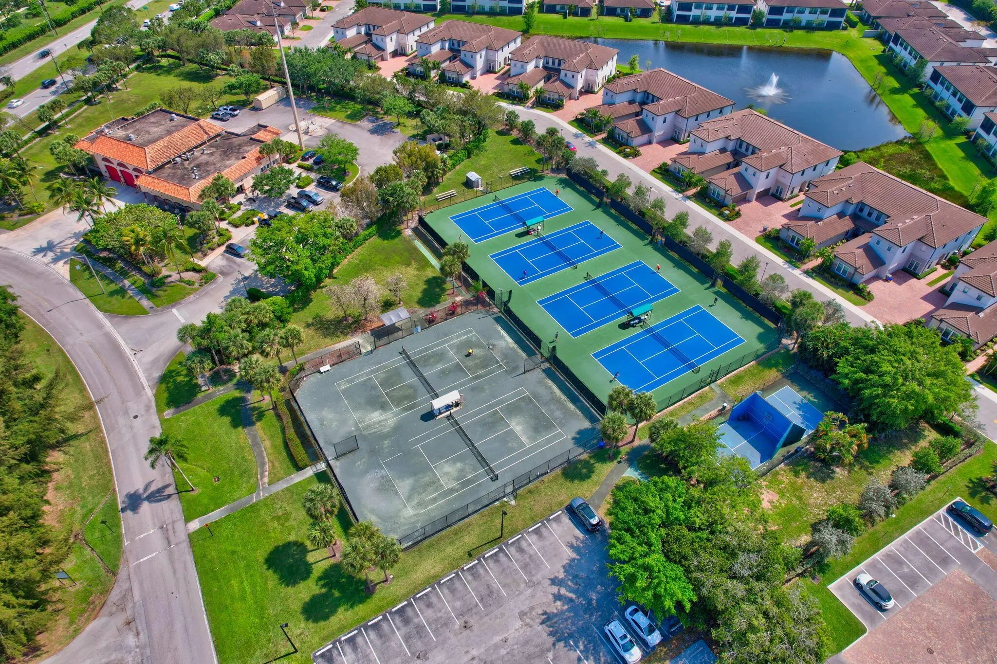 8315 Casa Del Lago, #F
