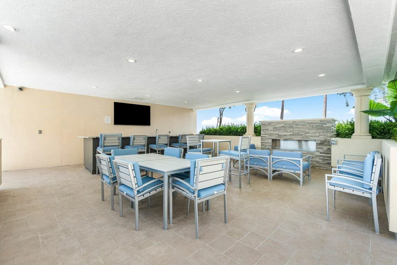 2650 Lake Shore Drive, #2403