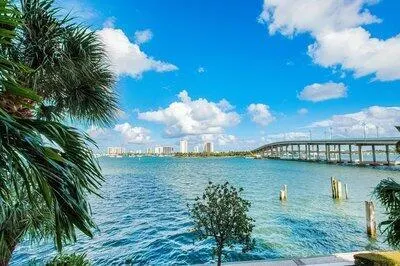 2650 Lake Shore Drive, #2403